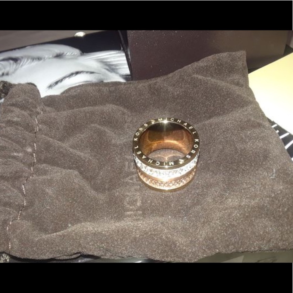 Micheal Kors ring size 7